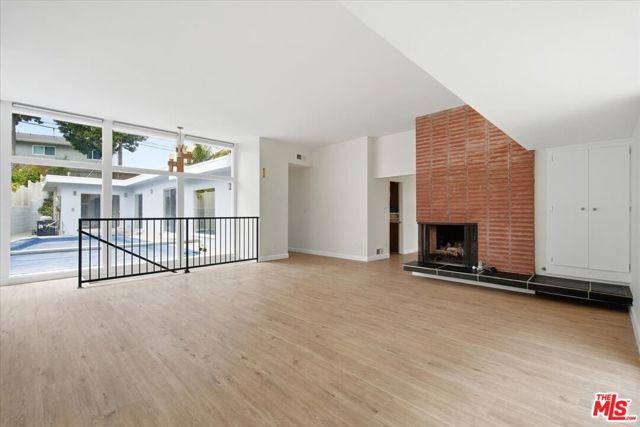 8228 Rees Street photo 4