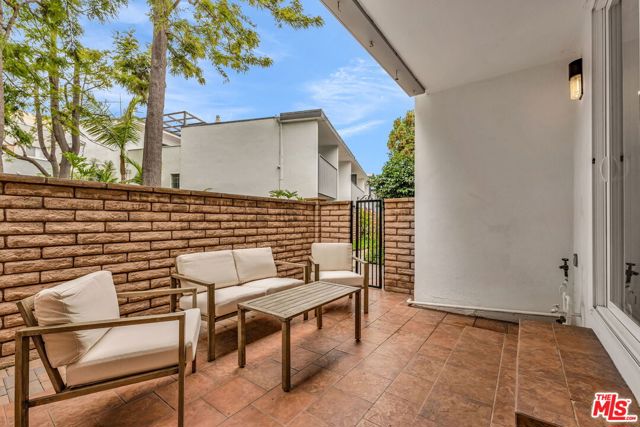 13224 Admiral Avenue, Marina del Rey CA: https://media.crmls.org/mediaz/181abe75-dc02-4aa1-9a14-310f4871b474.jpg