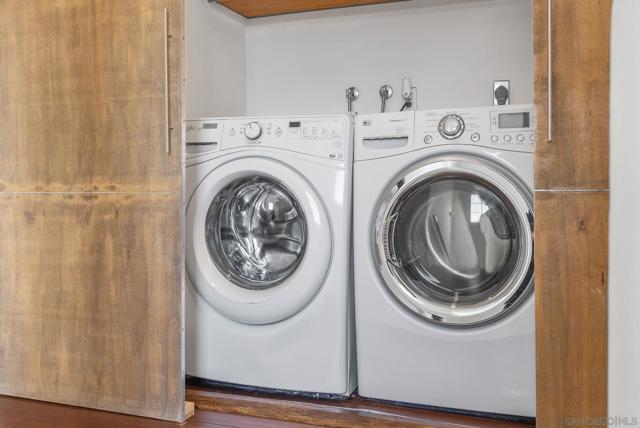 3535 Columbia St, San Diego CA: https://media.crmls.org/mediaz/181b4872-7a15-4abd-8e5d-d063083e967f.jpg