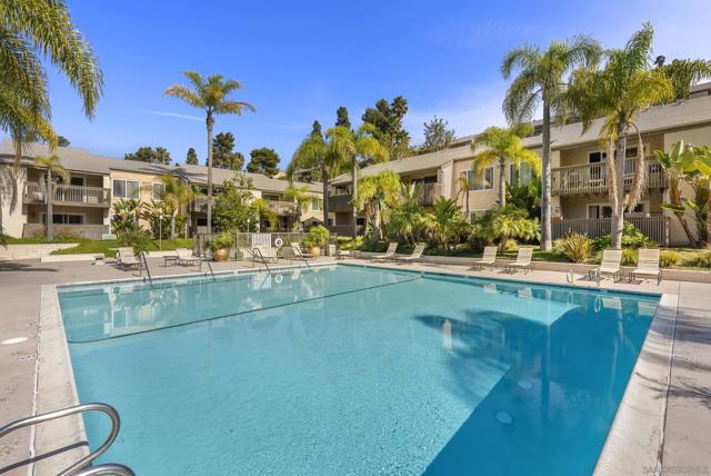 Image 30 of 40 For 8503 Villa La Jolla Dr E