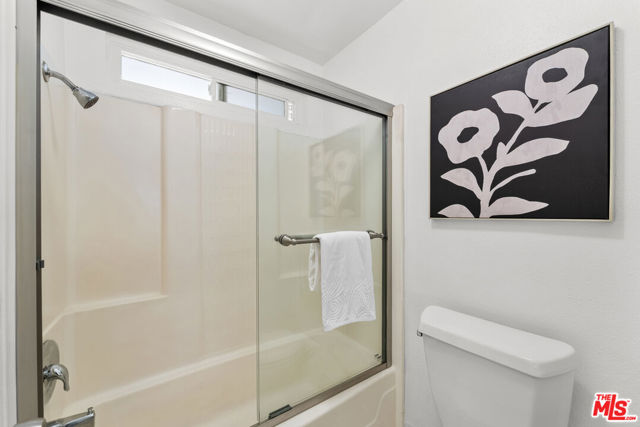 1885 Veteran Avenue, Los Angeles CA: https://media.crmls.org/mediaz/181c0a03-402c-404a-b626-6ba6f0289e6b.jpg