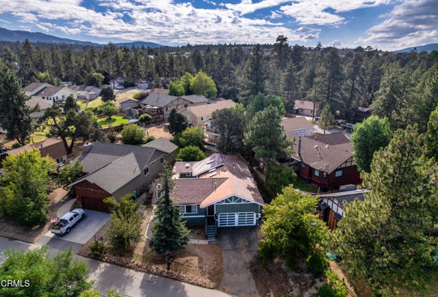 325 Montclair Dr, Big Bear City, CA 92314 photo 3