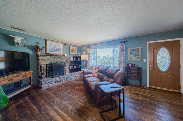 9180 Coker Road, Salinas CA: https://media.crmls.org/mediaz/181e3d0d-9077-41bc-bf18-d1a8f7c3a6e4.jpg