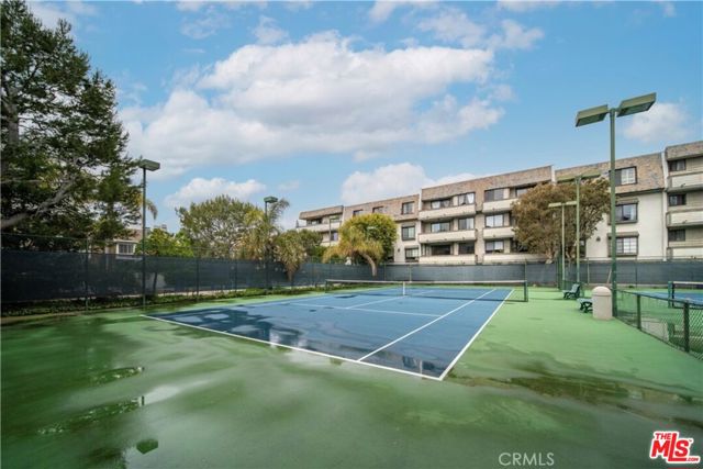 306 Bora Bora Way, Marina del Rey CA: https://media.crmls.org/mediaz/181e49c9-e755-48b1-b5d4-ca53ac72f39c.jpg
