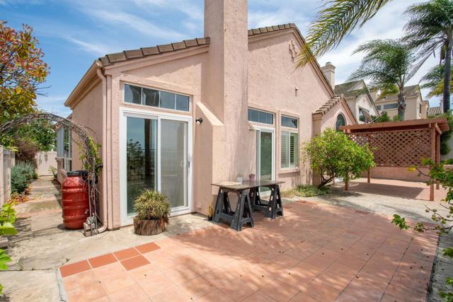 2133 View Crest Glen, Escondido CA: https://media.crmls.org/mediaz/181e9c90-f6b7-48ed-9ebc-cc1d02079438.jpg