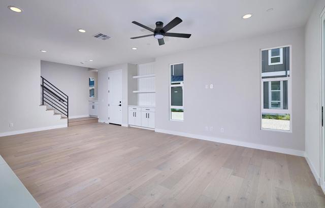 569 N Vulcan Ave, Encinitas CA: https://media.crmls.org/mediaz/181f5c98-c1f6-4ef0-83fb-5fd397087ffa.jpg