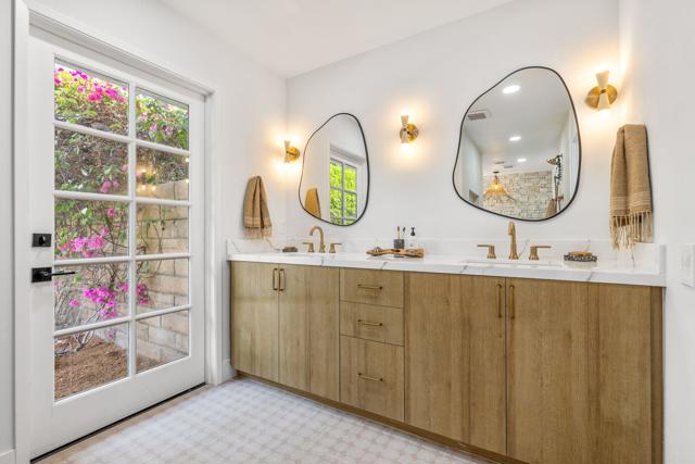 34 Lincoln Place, Rancho Mirage CA: https://media.crmls.org/mediaz/181f62a9-c4cc-425f-98f3-4f516abe3bbd.jpg