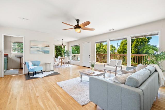 206 Bayview Court, Aptos CA: https://media.crmls.org/mediaz/18204248-1381-4196-a8df-fe7424471576.jpg