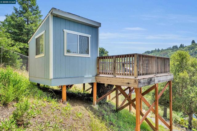 231 Orchard Rd, Orinda CA: https://media.crmls.org/mediaz/18206a3e-b5a2-44fa-ab9c-47f47a1055e2.jpg