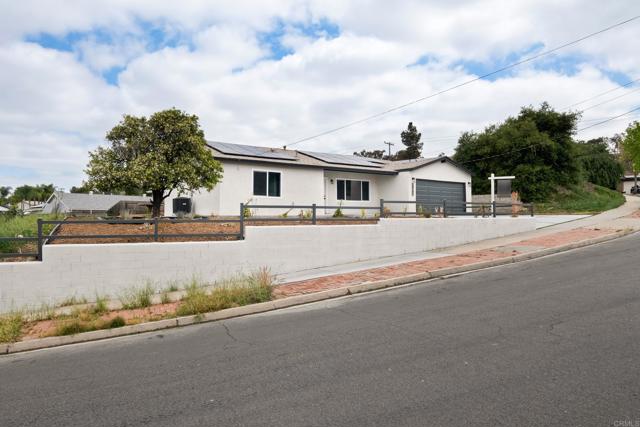 10107 Strathmore Drive, Santee CA: https://media.crmls.org/mediaz/18207f98-1663-45ec-a81d-c17b95c309e0.jpg