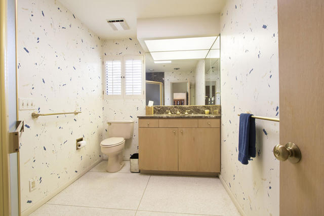 Image 37 of 63 For 70796 Fairway Drive