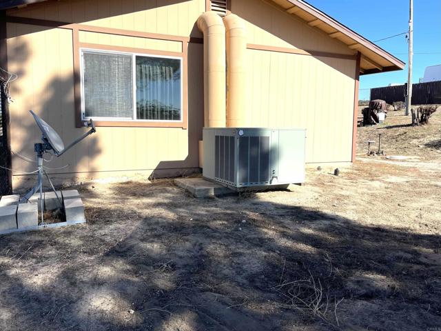 Detail Gallery Image 4 of 37 For 1902 Tierra Del Sol Rd, Boulevard,  CA 91905 - 3 Beds | 2 Baths