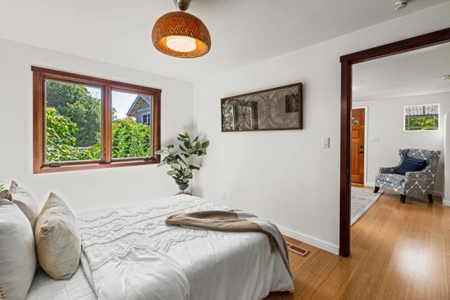 212 Gilbert Avenue, Menlo Park CA: https://media.crmls.org/mediaz/18238ecb-56a7-4908-9624-1f5503aae236.jpg