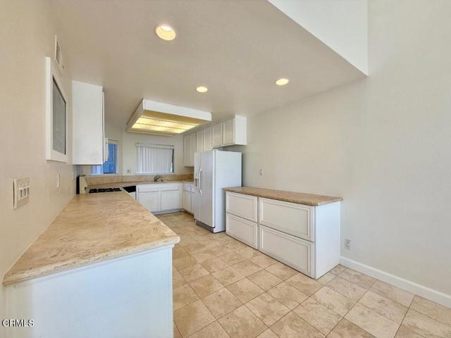 Detail Gallery Image 12 of 41 For 574 Island View Cir, Port Hueneme,  CA 93041 - 4 Beds | 2 Baths