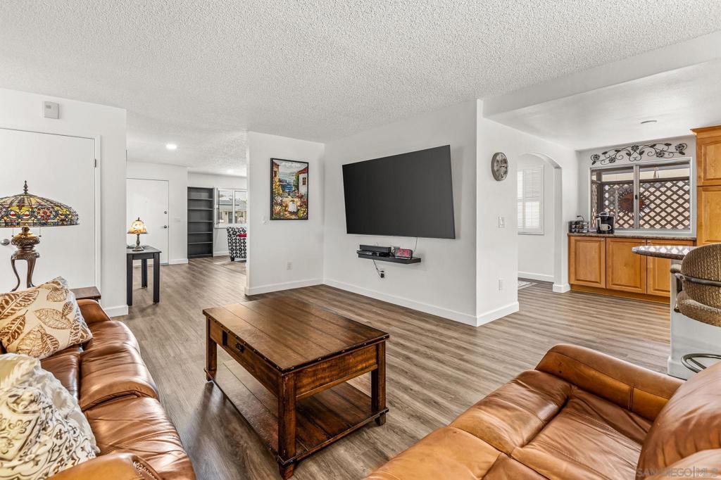 MLS #250043092SD image #12