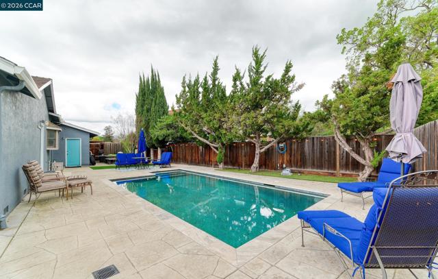 Image 35 of 43 For 23 Capistrano Ct