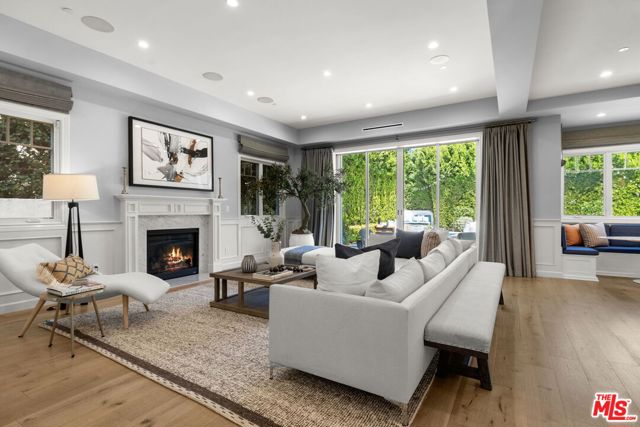 5 Bed Home for Sale in Los Angeles, California