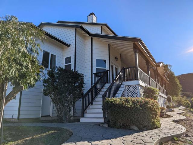 Detail Gallery Image 8 of 31 For 1925 Robinhood Rd, Vista,  CA 92084 - 5 Beds | 4/1 Baths