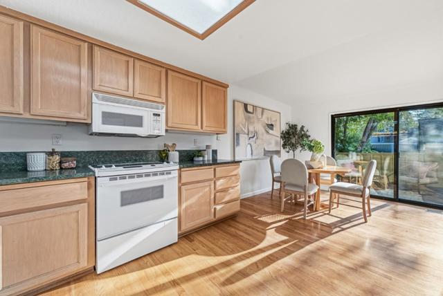 438 Sycamore Hill Drive, Danville CA: https://media.crmls.org/mediaz/1824fc31-b8a4-4d53-aa58-cc7f08fe002f.jpg