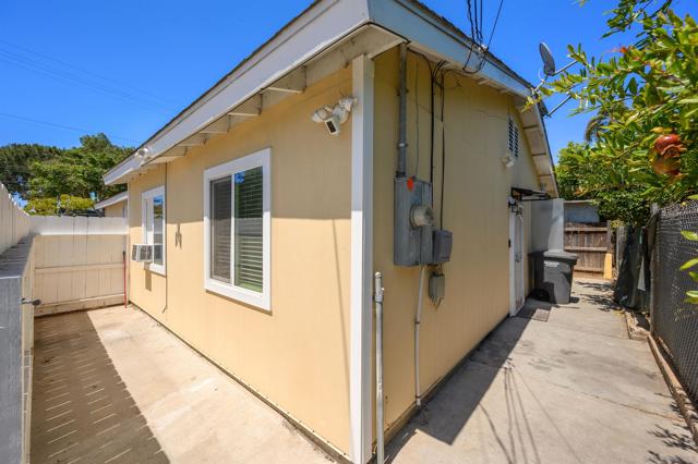 620 E 4th Street, National City CA: https://media.crmls.org/mediaz/182570d4-53a2-442f-9d8d-739fe00dc490.jpg