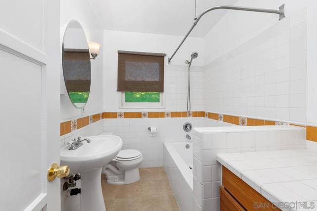 3483 Olive Street, San Diego CA: https://media.crmls.org/mediaz/1825d03a-95a9-4445-8204-f03d576e43ec.jpg