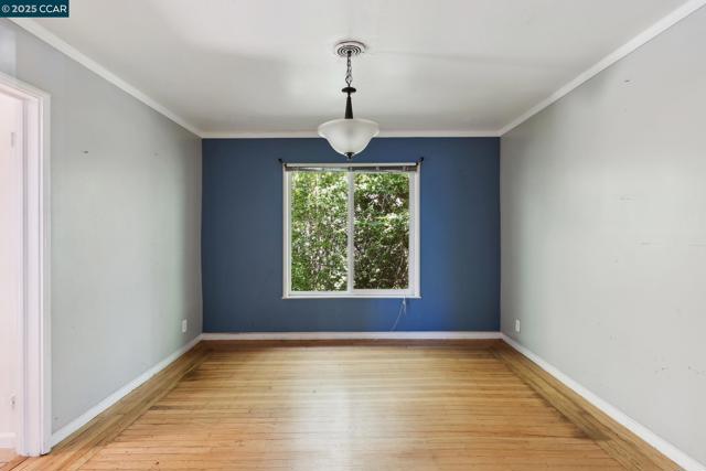 1580 3rd Ave, Walnut Creek CA: https://media.crmls.org/mediaz/1825e152-3734-4cba-814b-6f4449ea5f5a.jpg