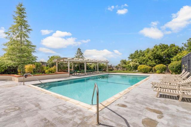 5239 Leesa Ann Court, San Jose CA: https://media.crmls.org/mediaz/182686da-f6d2-4326-8412-683c8fae3028.jpg