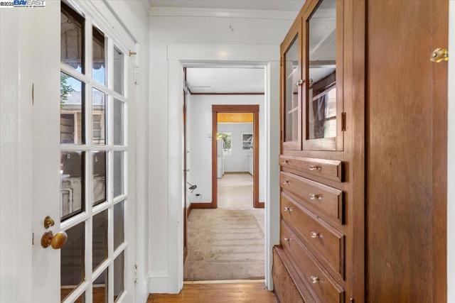 2255 Lincoln Ave., Alameda CA: https://media.crmls.org/mediaz/1826937a-e8e7-45b7-baeb-0e4e254f31e0.jpg