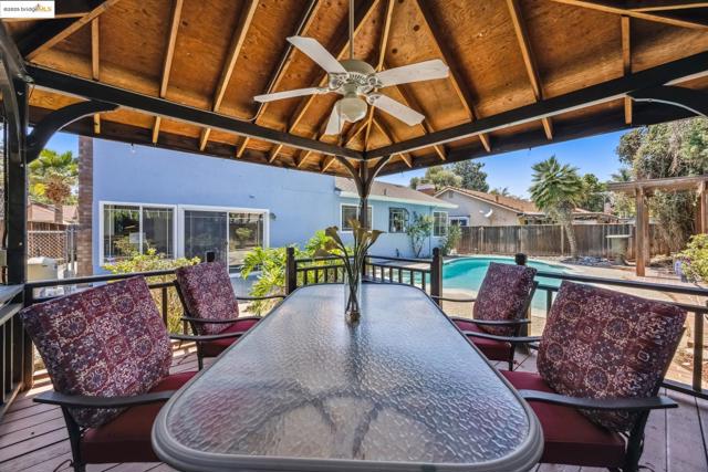 4943 Rice DR, San Jose CA: https://media.crmls.org/mediaz/18270445-ded4-4afa-8746-2eb4e733d9a5.jpg