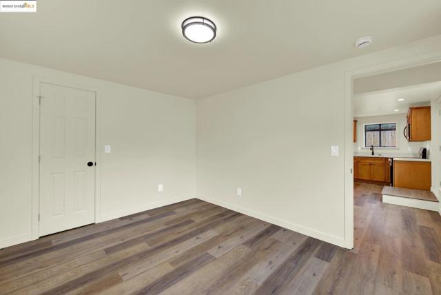 971 34Th St, Richmond CA: https://media.crmls.org/mediaz/182721cf-a26b-4702-8934-ddfea6c1b1a1.jpg