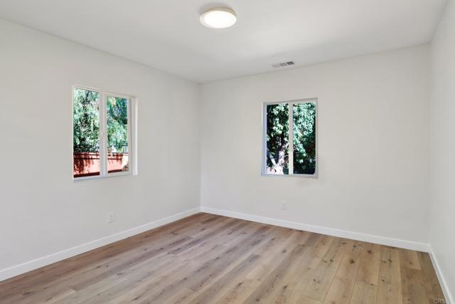 Image 36 of 65 For 589 Tyrone Street