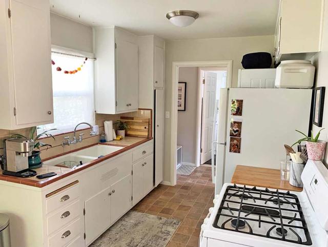 1138 Laurel Street, Santa Cruz CA: https://media.crmls.org/mediaz/182a3403-8c4b-4d6d-b1cb-521bc664324a.jpg