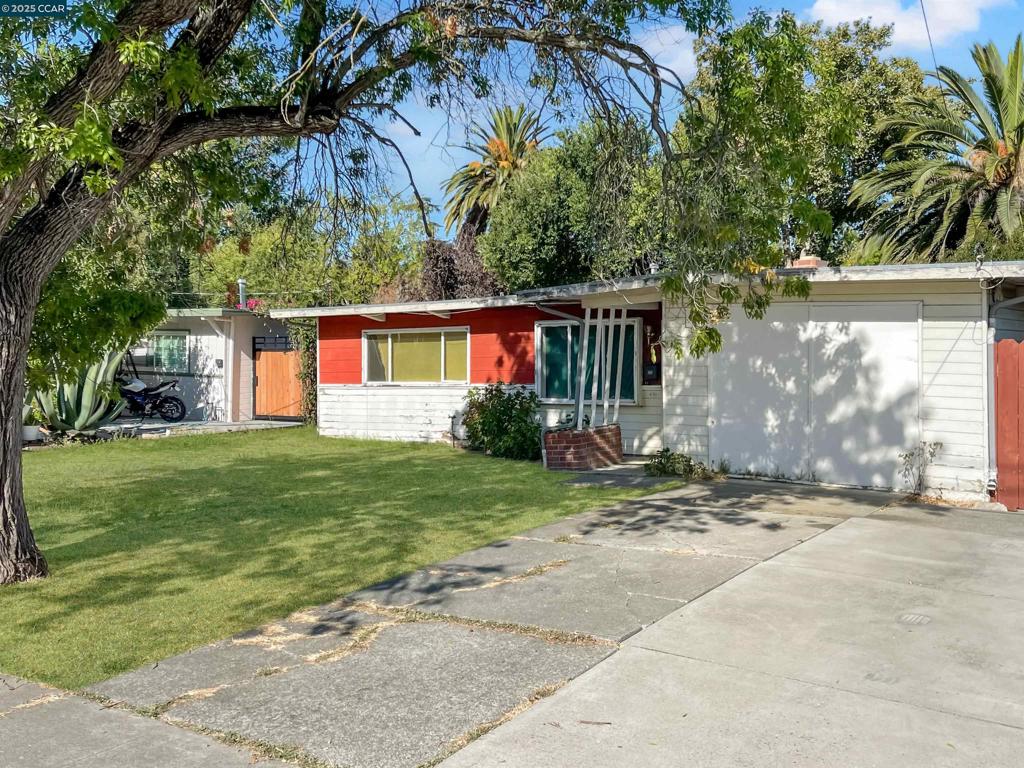 3107 Hacienda Dr