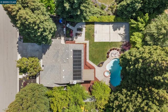 210 Still Creek Rd, Danville CA: https://media.crmls.org/mediaz/182acfe3-ad23-4a85-8ad0-a12eaba50dd0.jpg