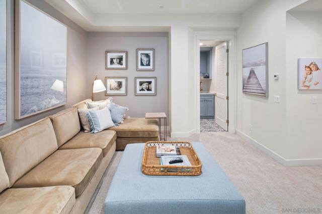 552 G Avenue, Coronado CA: https://media.crmls.org/mediaz/182afd18-74fa-4a10-bfce-5dbf76202401.jpg