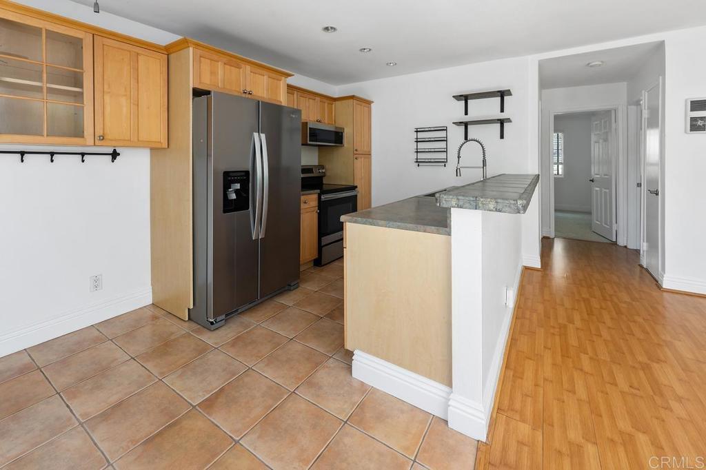 2850 Reynard Way - photo 14