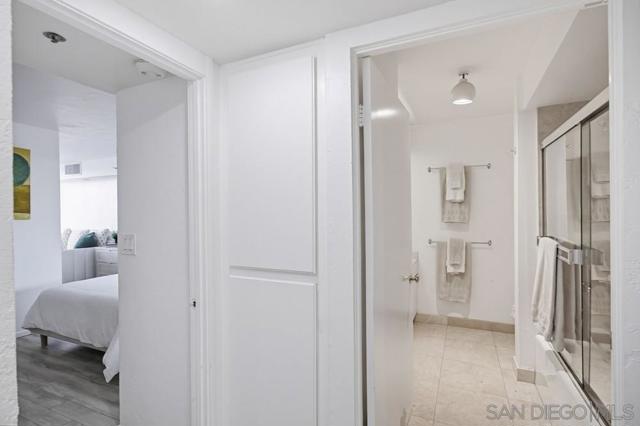 1820 Avenida Del Mundo, Coronado CA: https://media.crmls.org/mediaz/182b3204-aad8-4654-babd-250552ae3eba.jpg