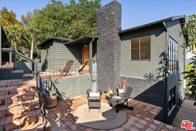 2467 Silver Ridge Avenue, Los Angeles CA: https://media.crmls.org/mediaz/182b8f2e-fde0-4994-adb0-5f87d3ca8368.jpg
