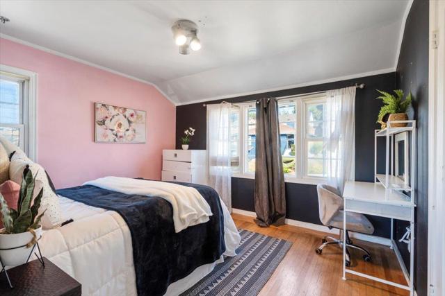 9401 Castlewood Street, Oakland CA: https://media.crmls.org/mediaz/182bbdb0-b920-433a-8b81-e95ef385ed46.jpg