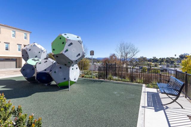 Detail Gallery Image 24 of 24 For 1227 Sunrise Vw. #105,  San Marcos,  CA 92078 - 3 Beds | 3 Baths