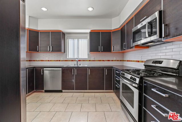 1331 Amherst Avenue, Los Angeles CA: https://media.crmls.org/mediaz/182ce24d-5ed1-47ef-9a2a-a8f8cda3fd35.jpg