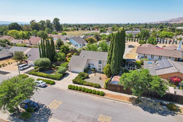 3043 Crater Lane, San Jose CA: https://media.crmls.org/mediaz/182d435b-06cc-46df-9e0c-878d66242b8c.jpg