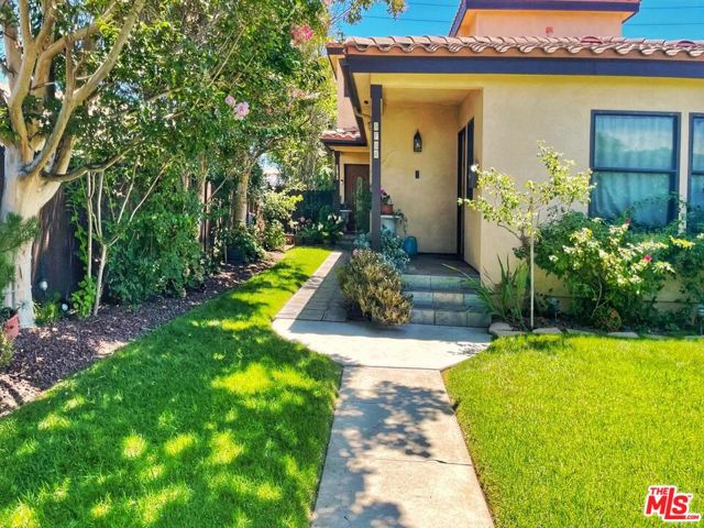 5764 W 85th Place, Los Angeles CA: https://media.crmls.org/mediaz/182d53b5-bb9c-4375-945c-500cf875fb01.jpg