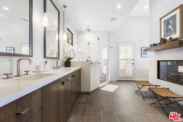  Income Home for Sale in Los Angeles, California