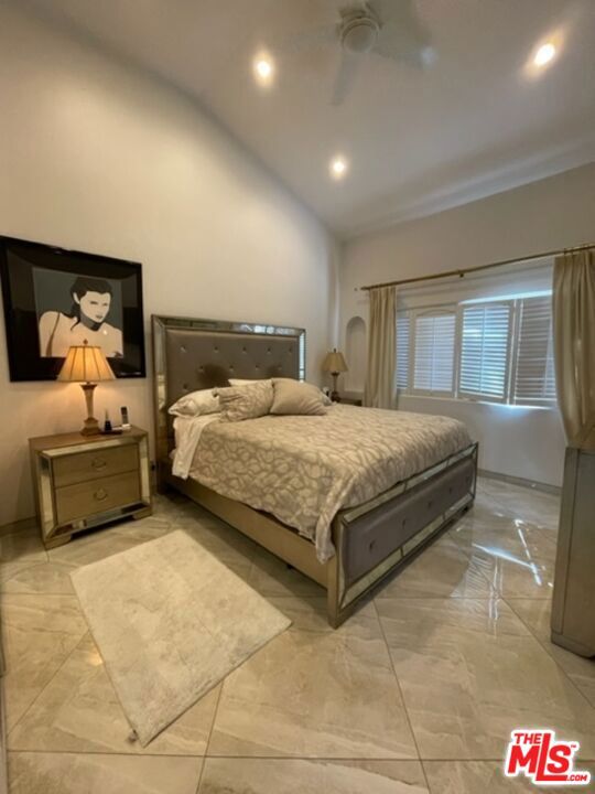 425 Sunridge Street, Playa del Rey CA: https://media.crmls.org/mediaz/182f6b88-b63c-476c-882c-c8213829a071.jpg