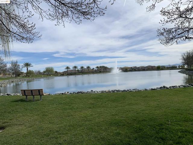 8047 Westport Circle, Discovery Bay CA: https://media.crmls.org/mediaz/183157f6-f88a-4ee6-84bc-490d757b7821.jpg