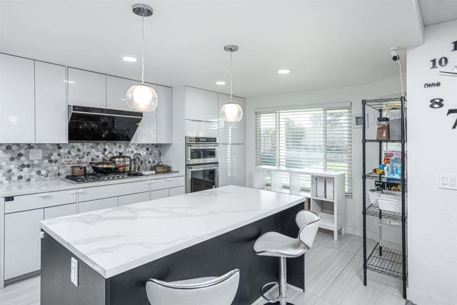 Detail Gallery Image 9 of 41 For 1751 Coltridge Ln, Bonita,  CA 91902 - 5 Beds | 2/1 Baths