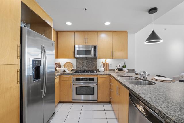 3812 Park Blvd, San Diego CA: https://media.crmls.org/mediaz/1832db12-232e-4021-9e95-fecb12adcb64.jpg