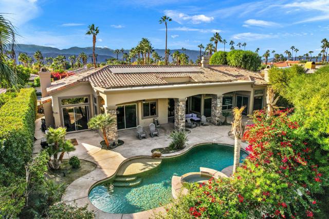 352 Crest Lake Drive, Palm Desert CA: https://media.crmls.org/mediaz/1832e5bf-feb8-4f34-beaa-a6c713864e59.jpg