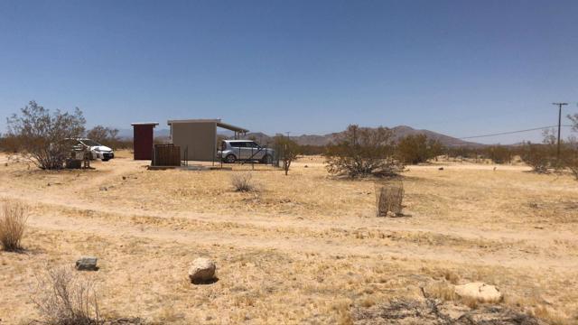 5425 California Avenue, Joshua Tree CA: https://media.crmls.org/mediaz/183376ff-d1ad-43f2-b293-3582ebcba1b5.jpg